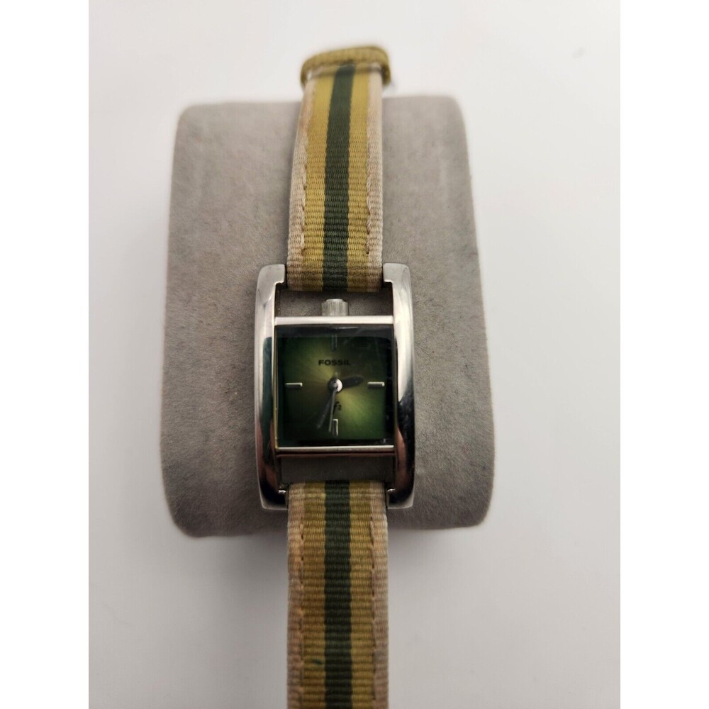 Women's Fossil ES9606 Watch.  New Battery.  I1